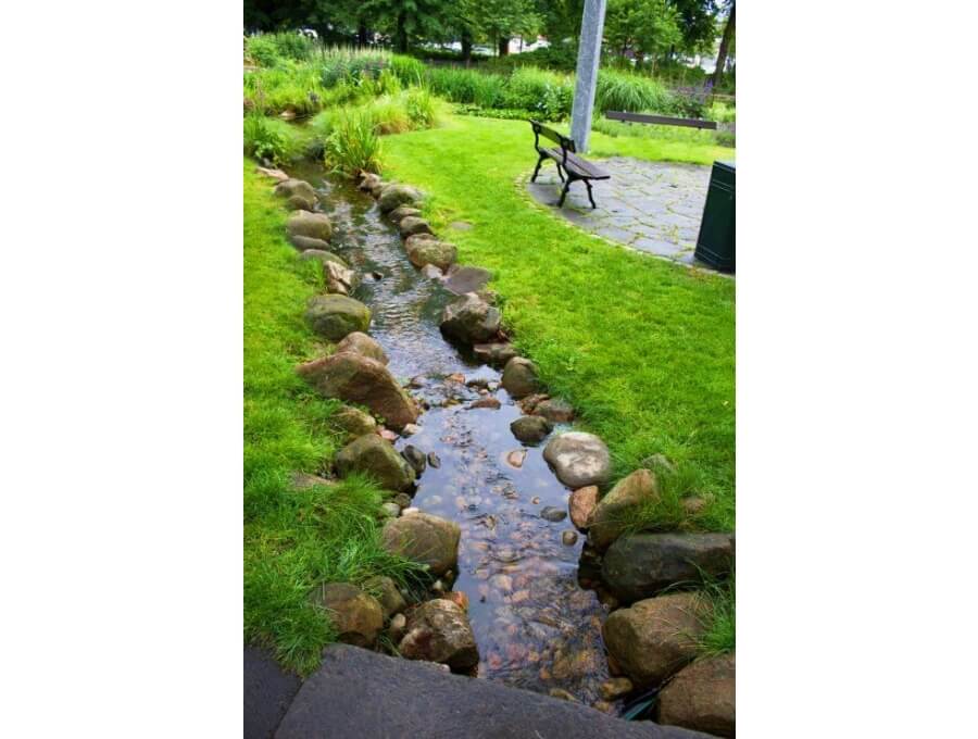 Aquacalix Peyzaj Biyolojik gölet havuz kurulumları, tasarımsal behçe düzenlemeleri, Yapay Şelale tasarım ve kurulumları, Süs havuzu yapımı ve kurulumu konus